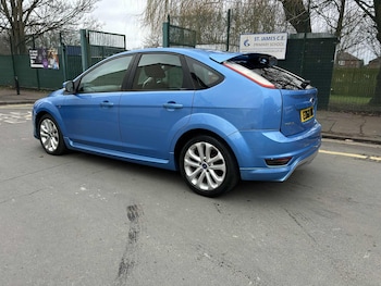 Used Ford Focus 2010 for sale - 77504350: Photo
