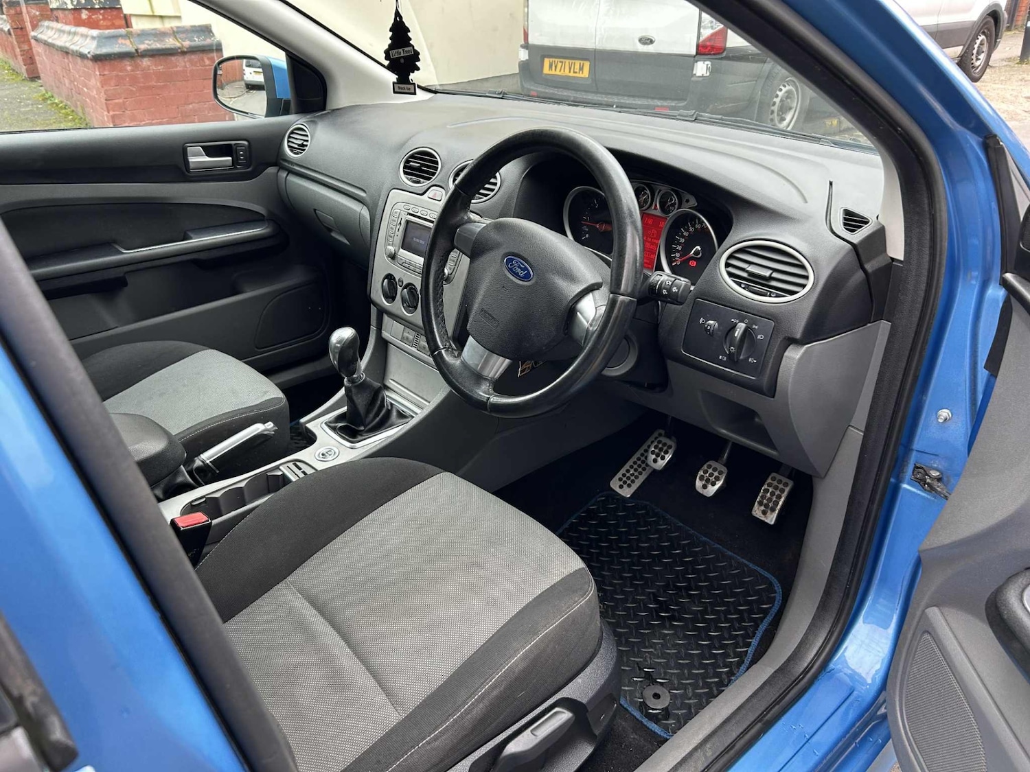 Used Ford Focus 2010 for sale - 77504350: Photo 6