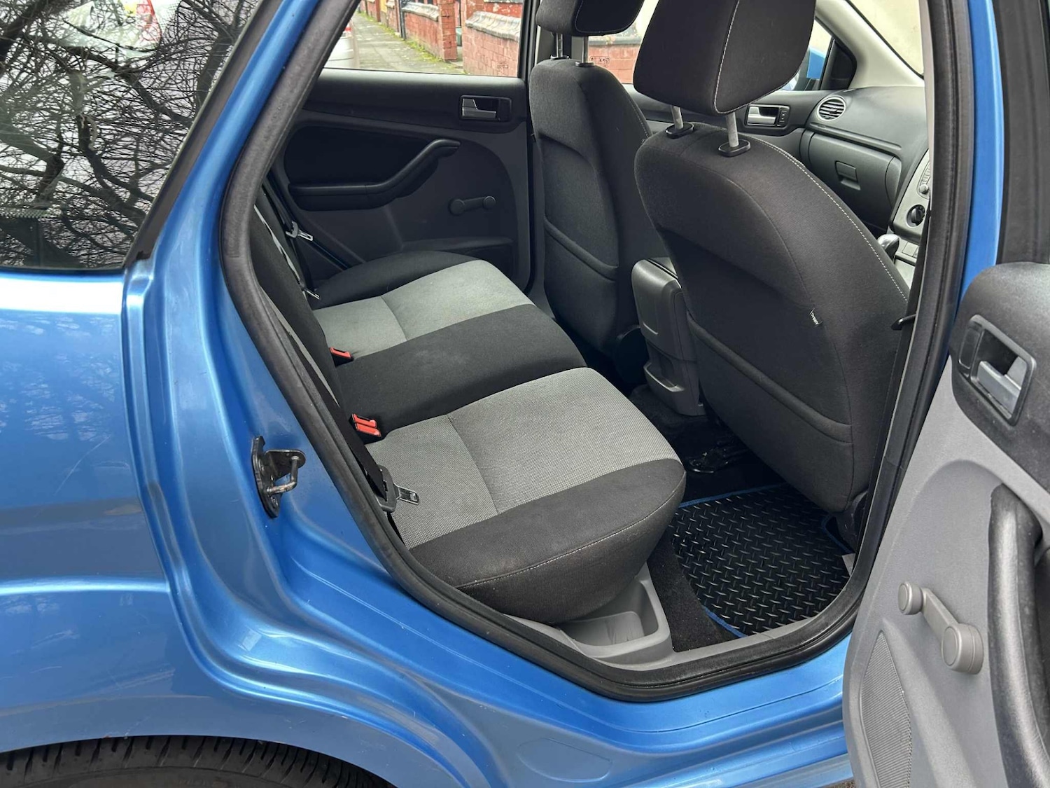 Used Ford Focus 2010 for sale - 77504350: Photo 7