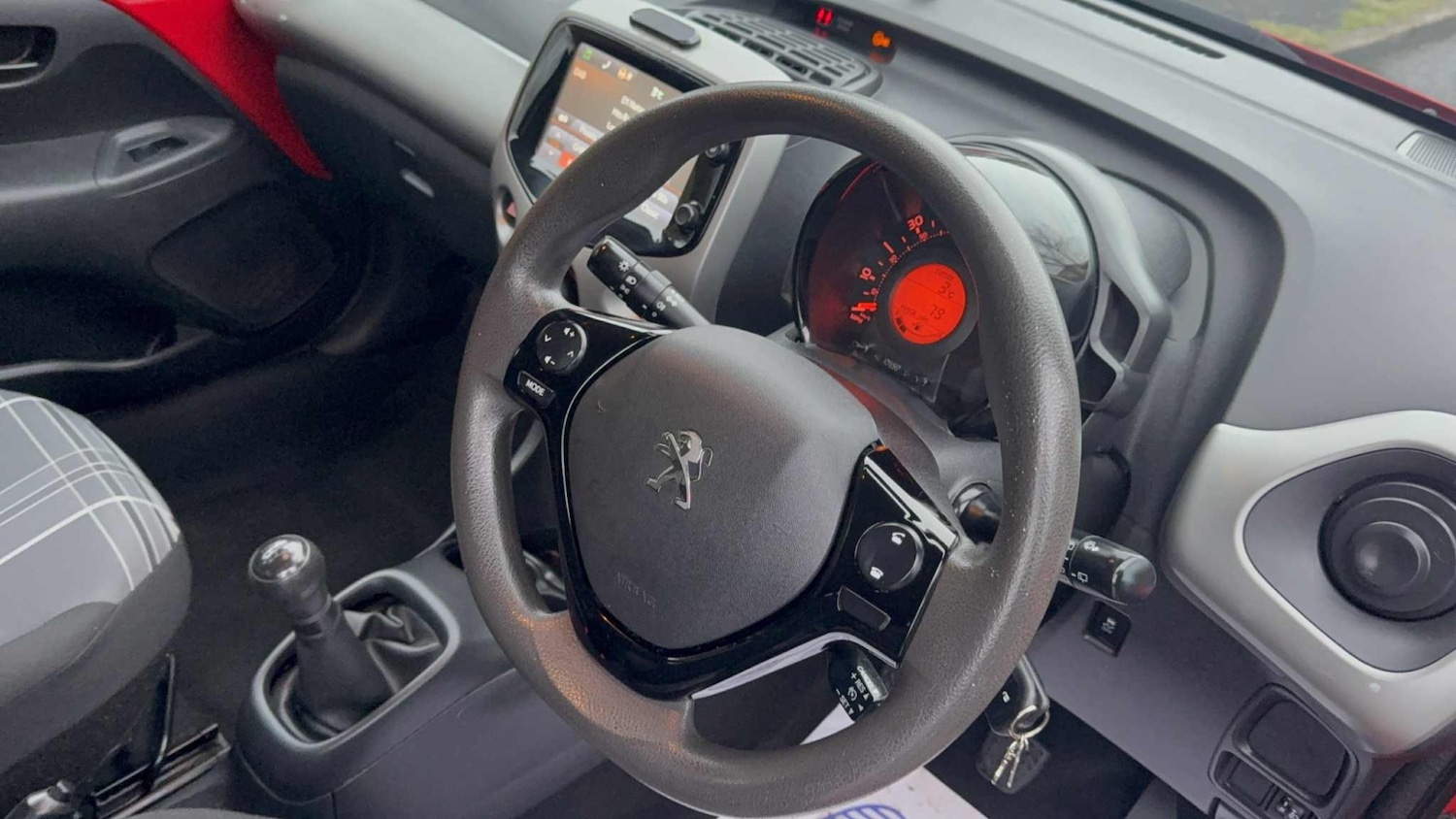 Used Peugeot 108 2017 for sale - 77138009: Photo 11