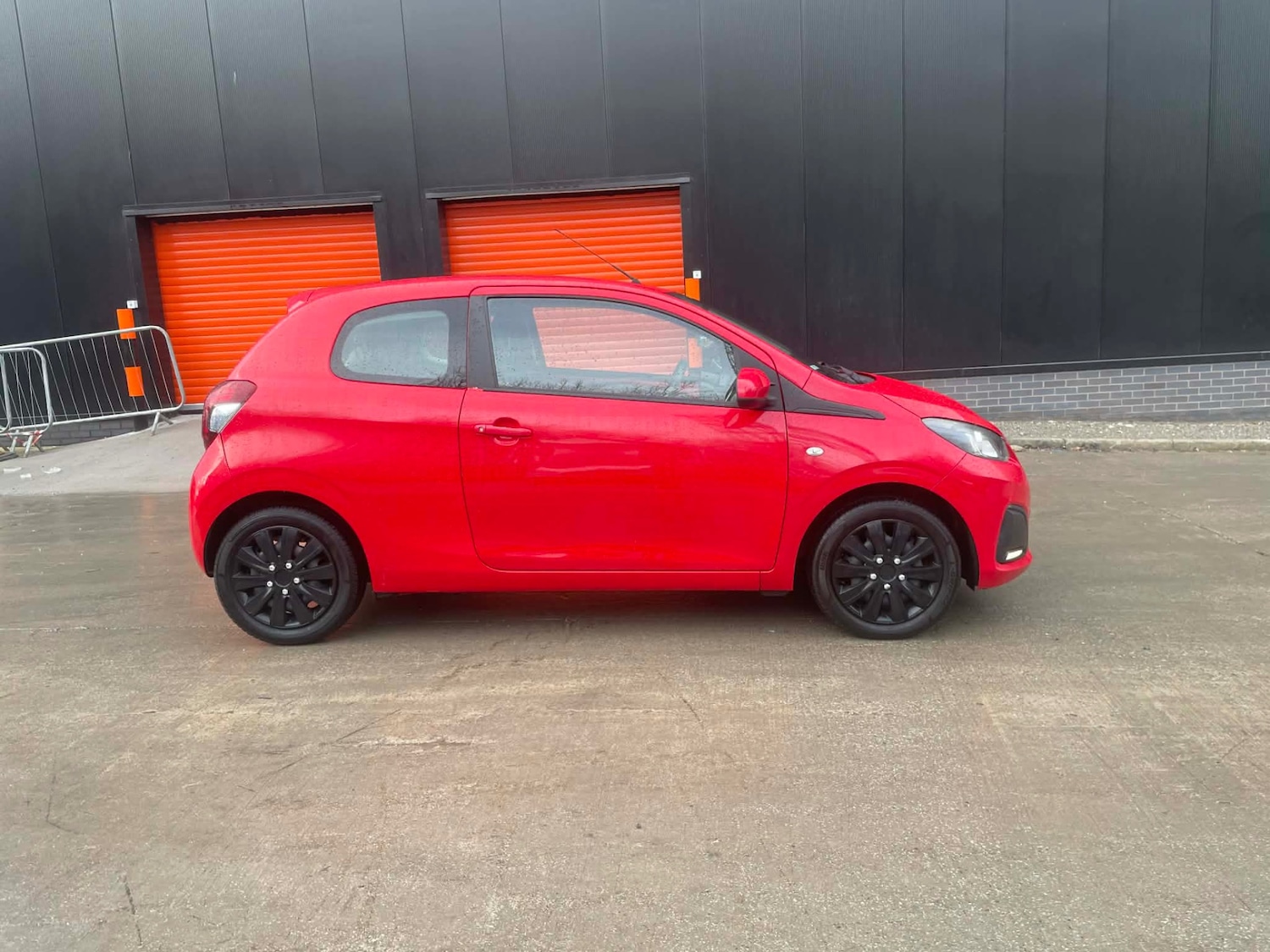 Used Peugeot 108 2017 for sale - 77138009: Photo 8