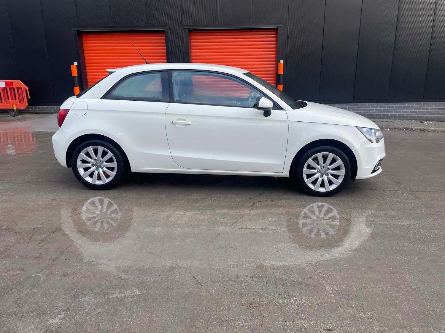 Used Audi A1 2011 for sale - 77568474: Photo 3