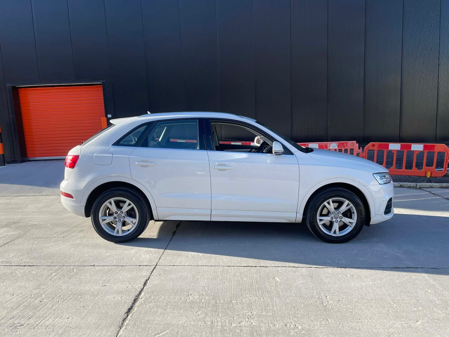 Used Audi Q3 2015 for sale - 77350440: Photo 4