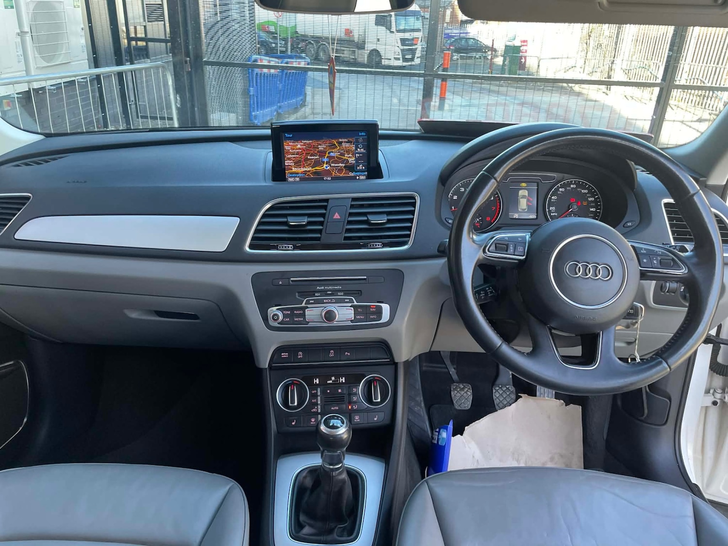 Used Audi Q3 2015 for sale - 77350440: Photo 9