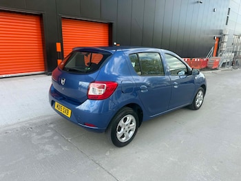 Used Dacia Sandero 2015 for sale - 78201477: Photo