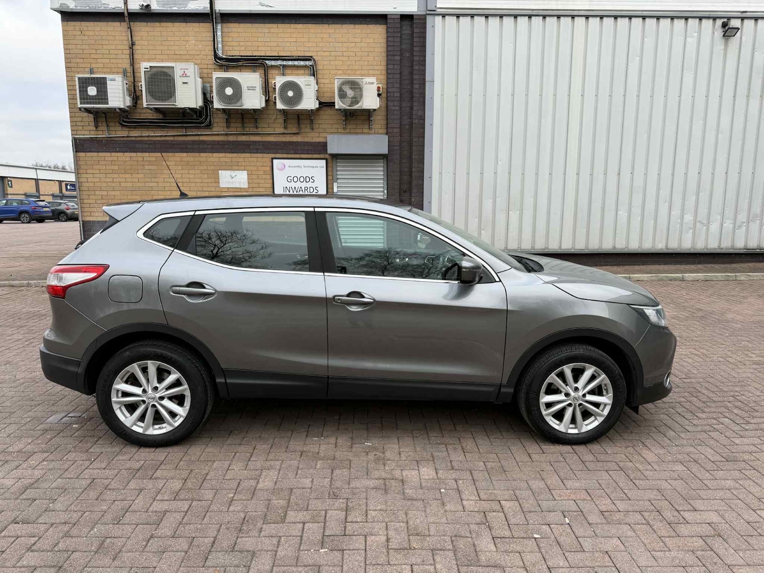 Used Nissan Qashqai 2016 for sale - 77064177: Photo 2
