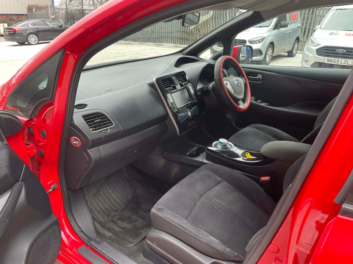 Used Nissan Leaf 2016 for sale - 77241180: Photo 12