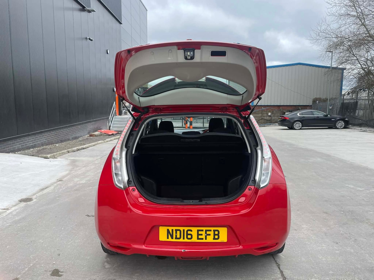 Used Nissan Leaf 2016 for sale - 77241180: Photo 3