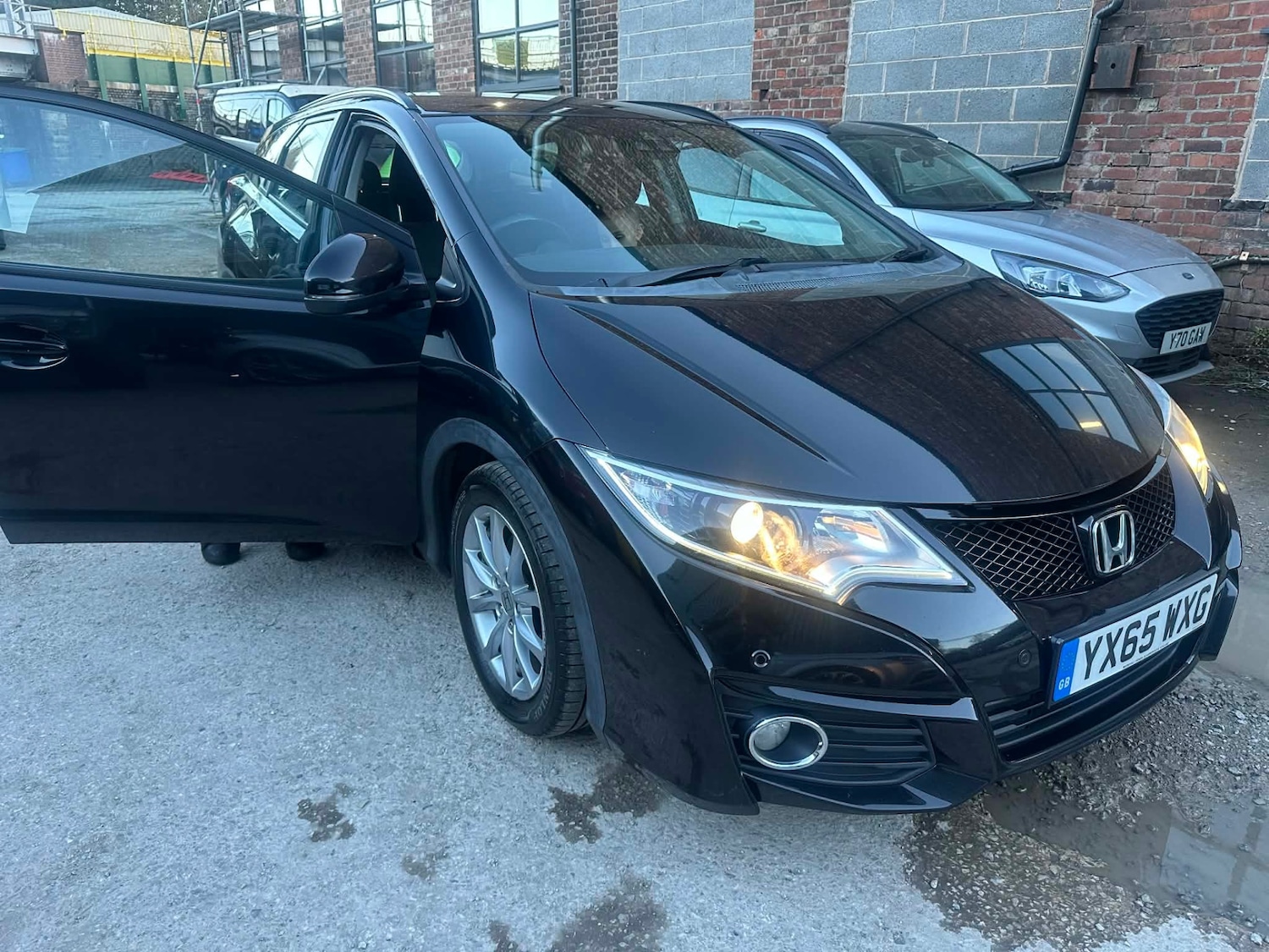 Used Honda Civic 2015 for sale - 77920595: Photo 2