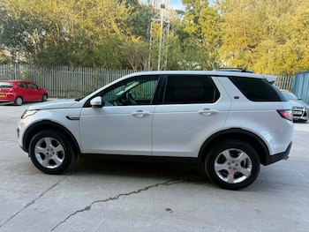 Used Land Rover Discovery Sport 2016 for sale - 79228477: Photo