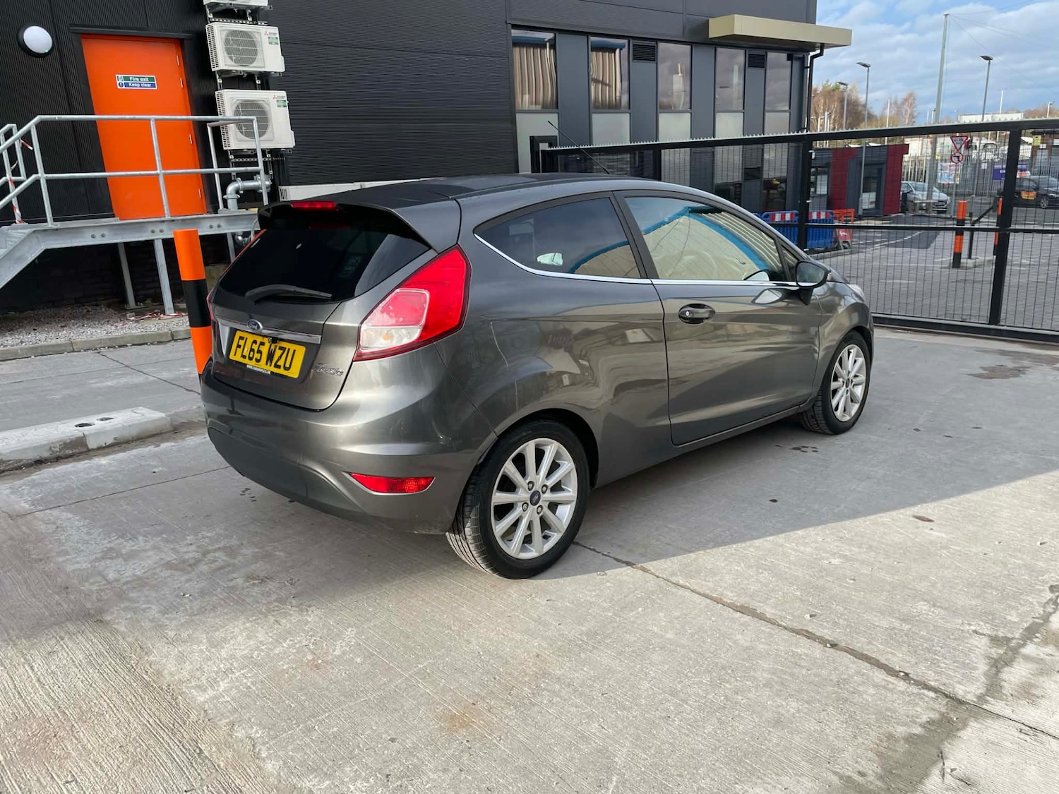 Used Ford Fiesta 2015 for sale - 77259337: Photo 2