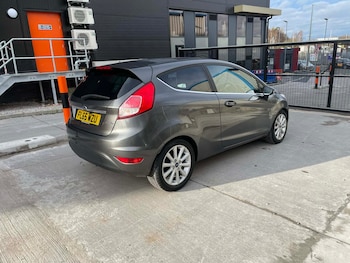 Used Ford Fiesta 2015 for sale - 77259337: Photo