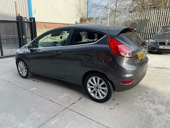 Used Ford Fiesta 2015 for sale - 77259337: Photo
