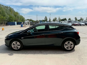 Used Vauxhall Astra 2017 for sale - 79380475: Photo