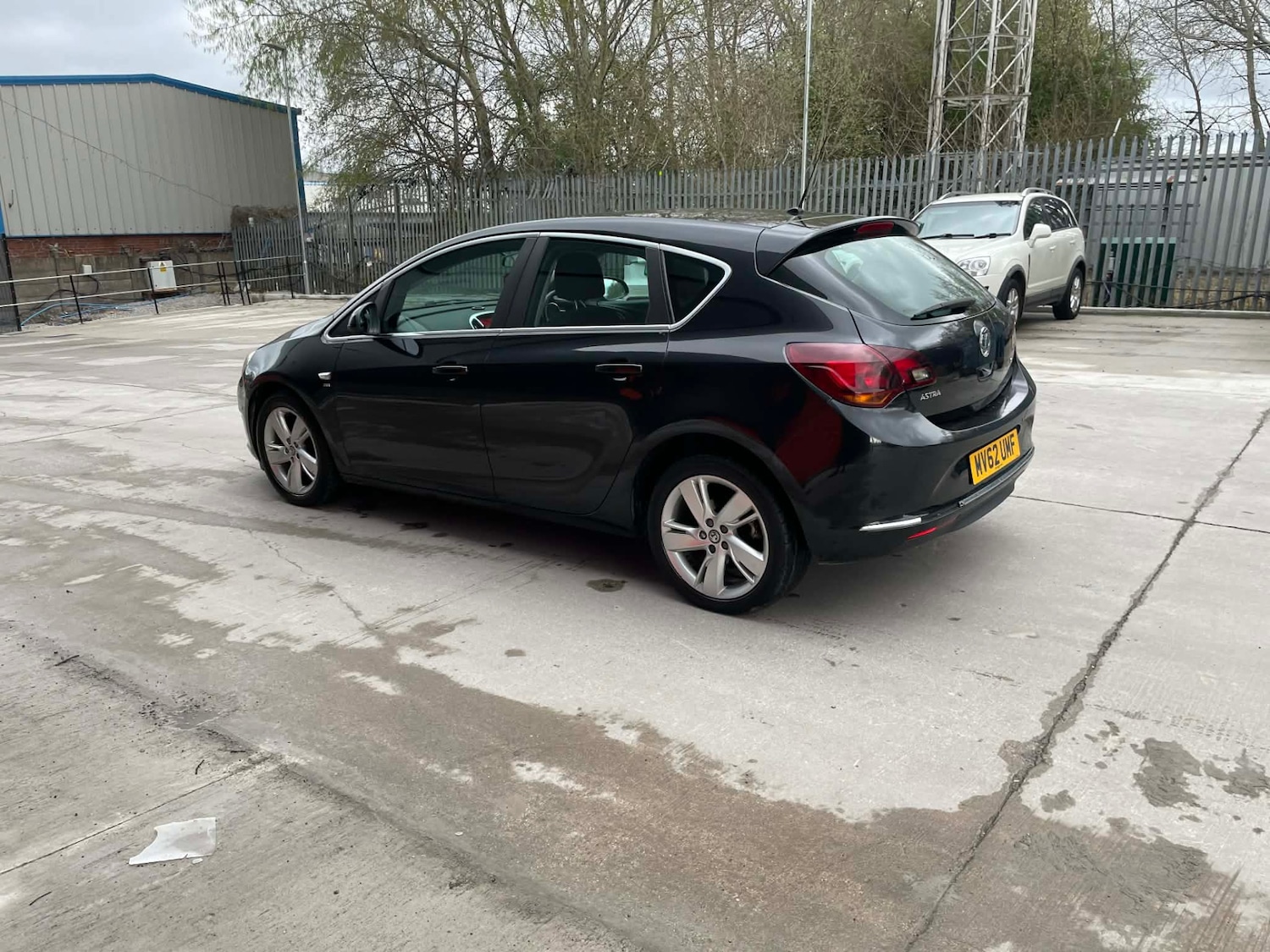 Used Vauxhall Astra 2012 for sale - 78079420: Photo 2