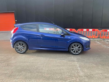 Used Ford Fiesta 2016 for sale - 77233984: Photo