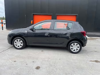 Used Dacia Sandero 2019 for sale - 79732075: Photo