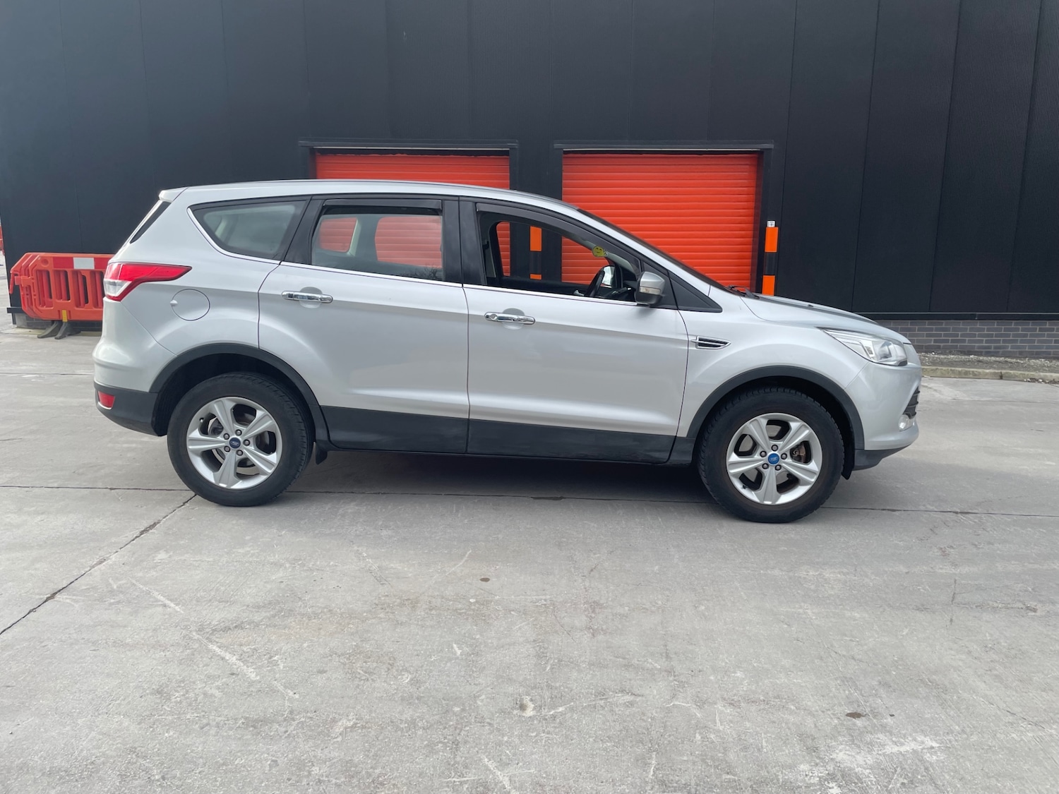 Used Ford Kuga 2015 for sale - 77650763: Photo 2