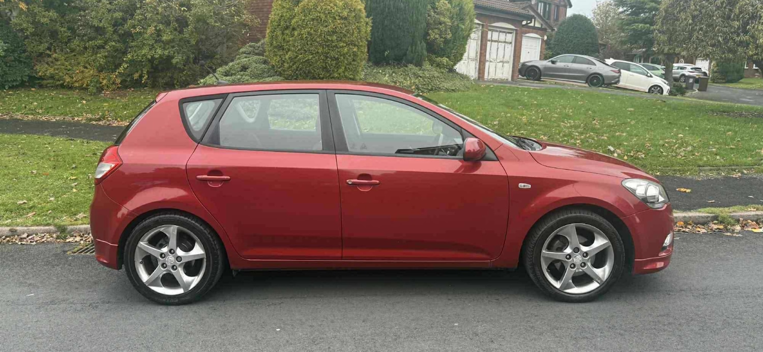 Used Kia Ceed 2010 for sale - 76418597: Photo 4