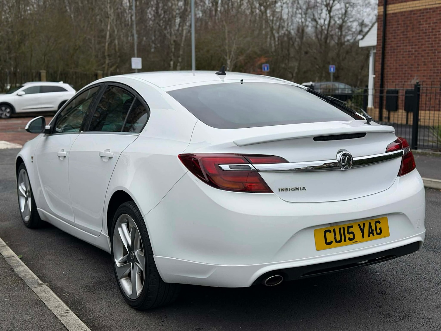 Used Vauxhall Insignia 2015 for sale - 77889382: Photo 2