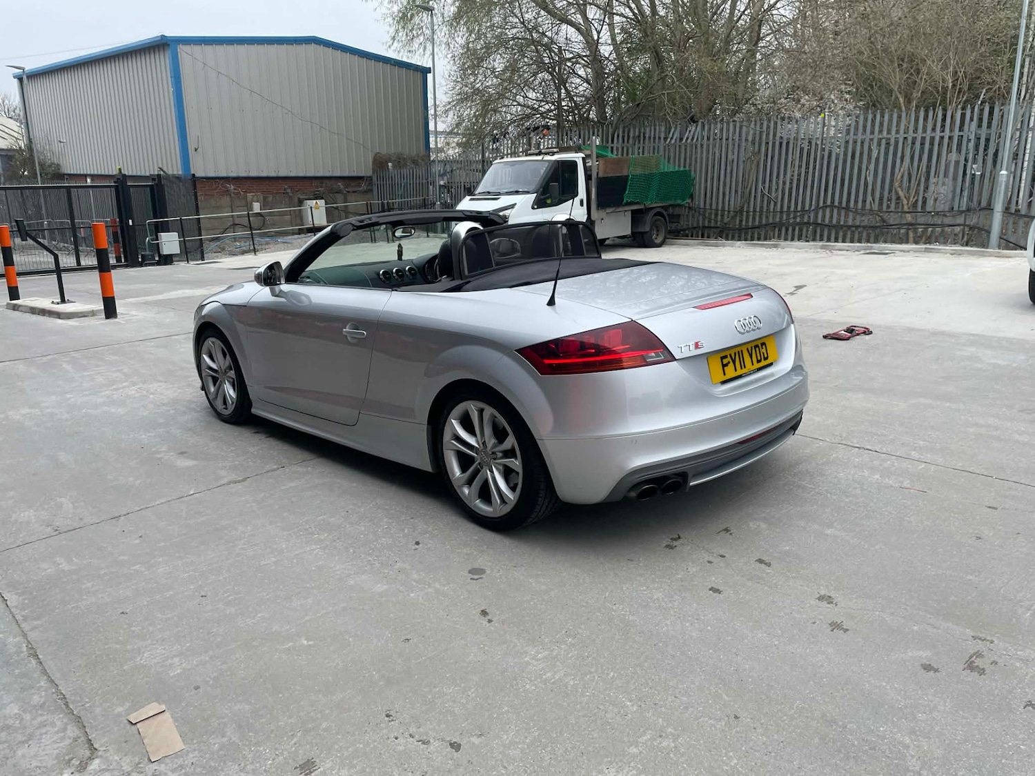 Used Audi TT 2011 for sale - 77980643: Photo 2