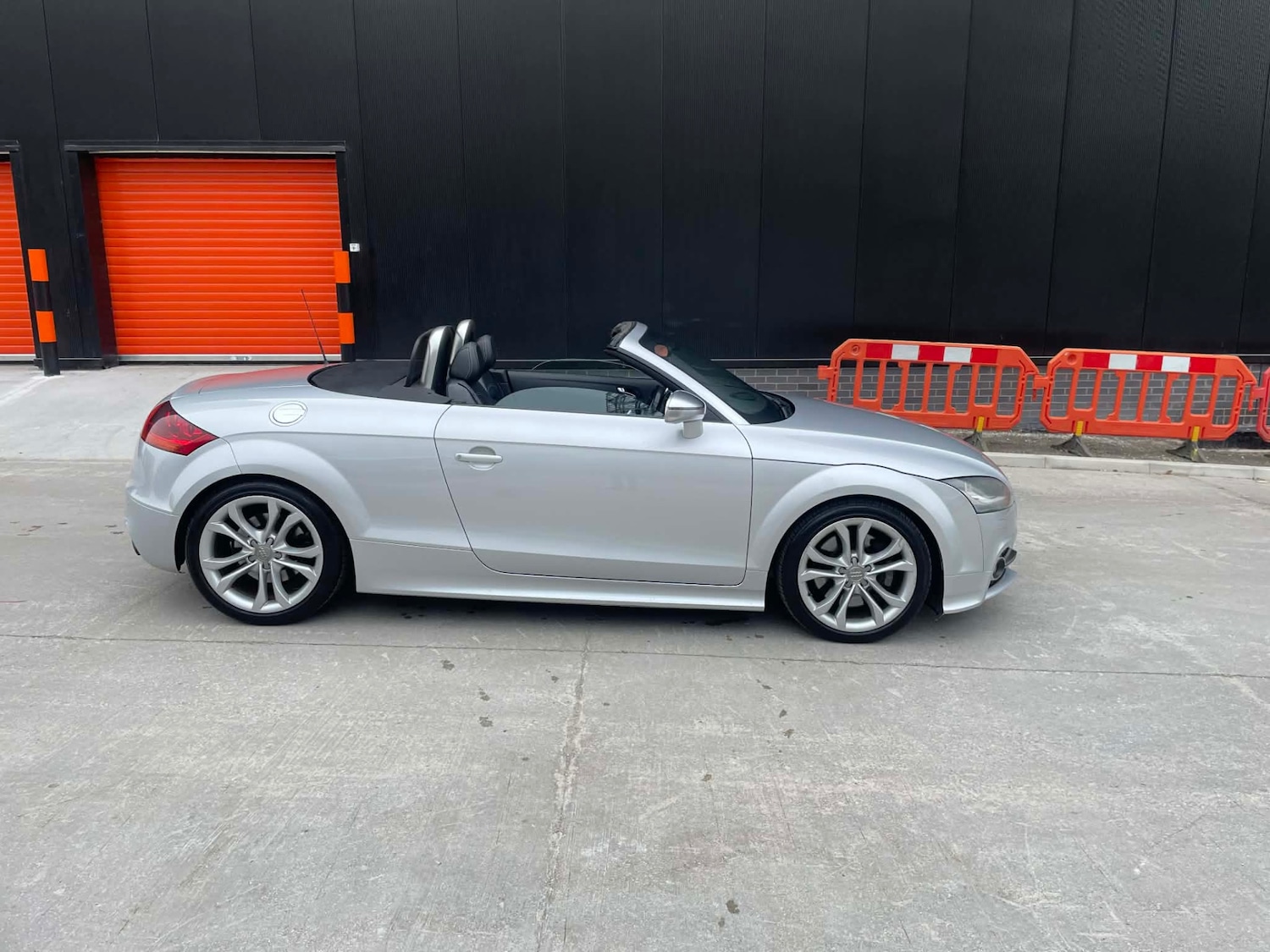 Used Audi TT 2011 for sale - 77980643: Photo 4
