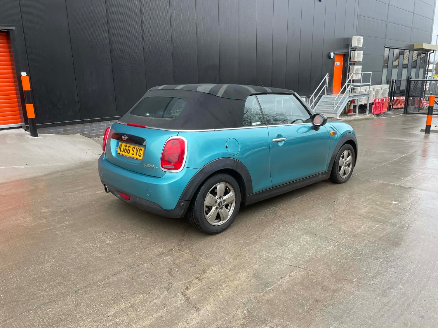 Used MINI Convertible 2016 for sale - 77137378: Photo 4