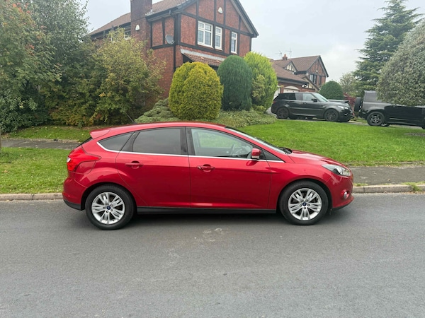 Used Ford Focus 2014 for sale - 76266167: Photo 2