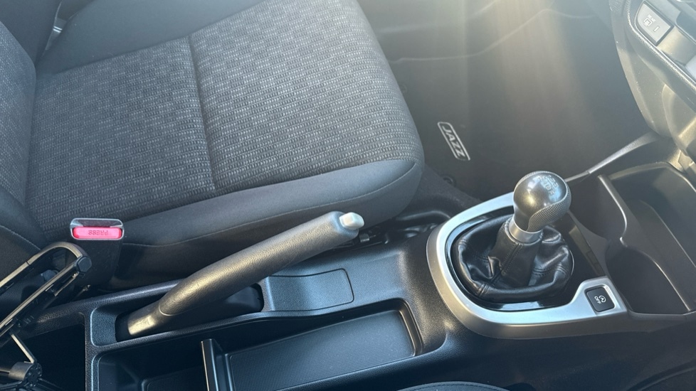 Used Honda Jazz 2017 for sale - 76971390: Photo 27