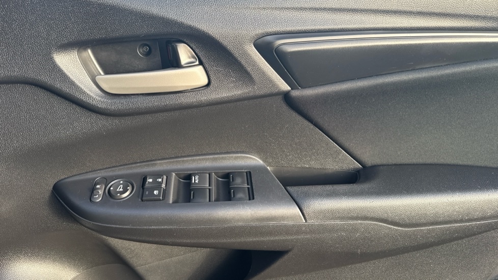 Used Honda Jazz 2017 for sale - 76971390: Photo 29