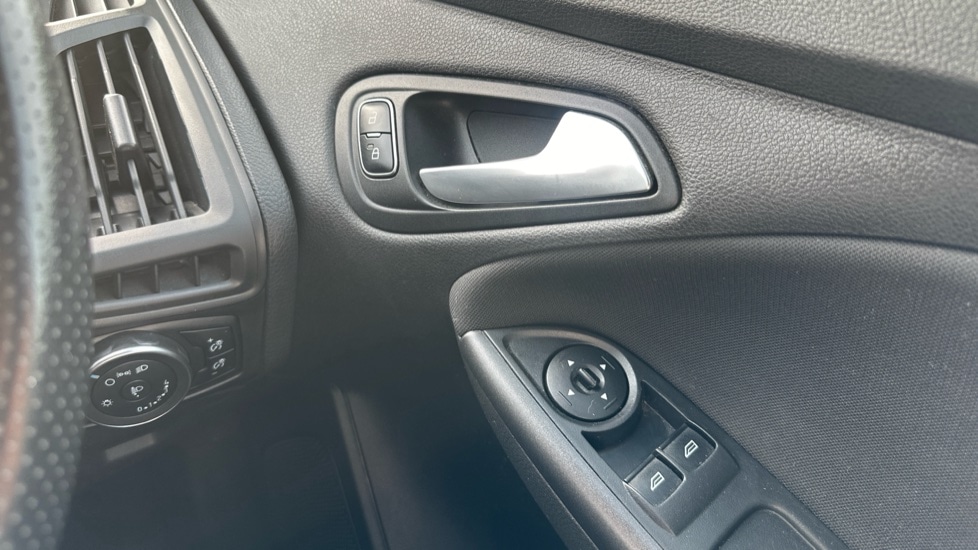 Used Ford Focus 2018 for sale - 76575182: Photo 27