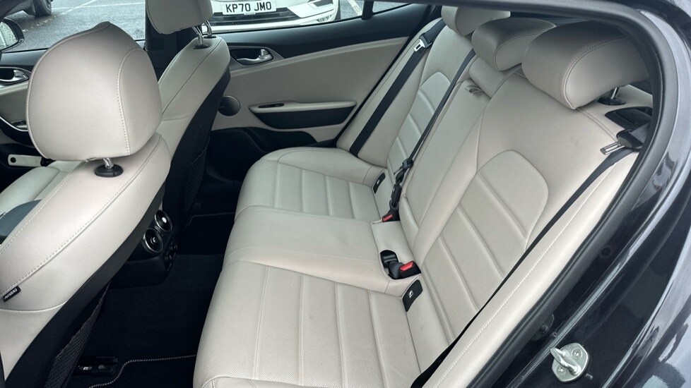 Used Kia Stinger 2018 for sale - 76514961: Photo 14