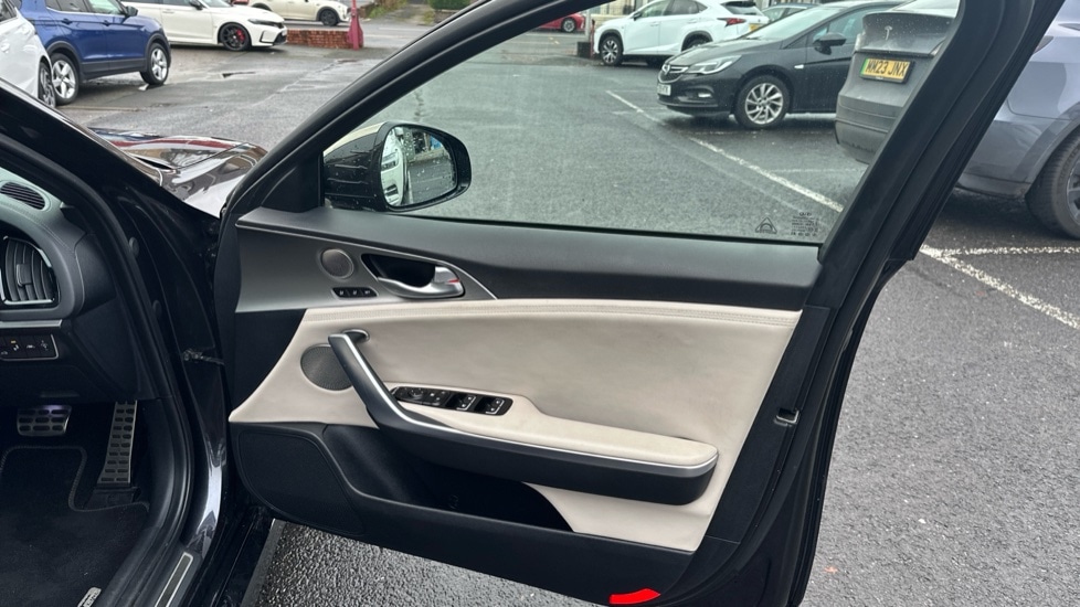 Used Kia Stinger 2018 for sale - 76514961: Photo 35