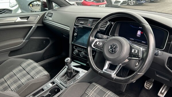 Used Volkswagen Golf 2017 for sale - 76124409: Photo 9