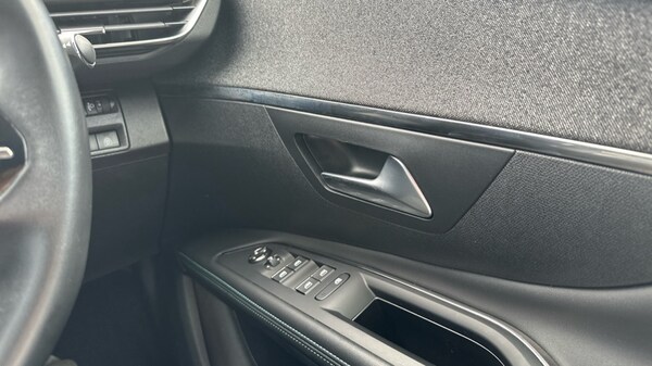 Used Peugeot 5008 2023 for sale - 76130751: Photo 27