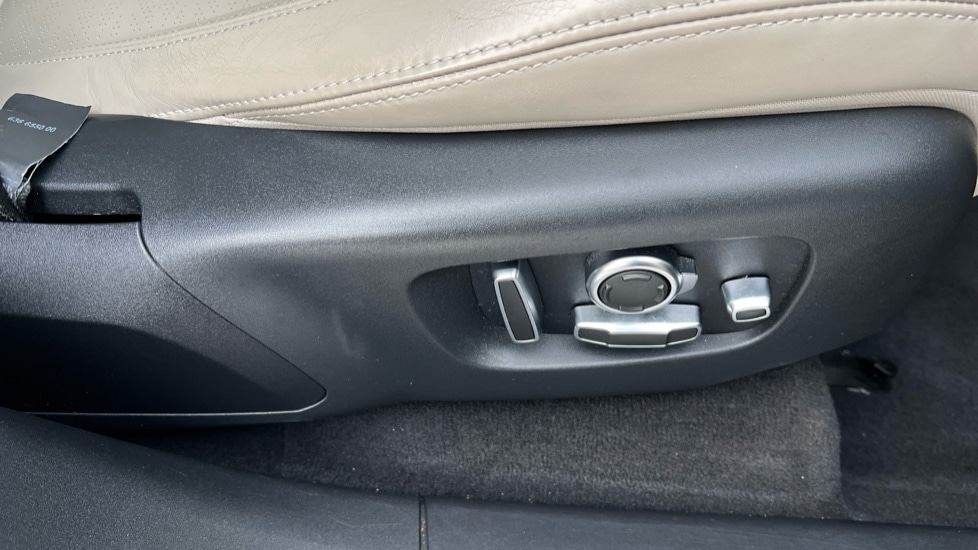 Used Land Rover Range Rover Velar 2021 for sale - 76907966: Photo 32