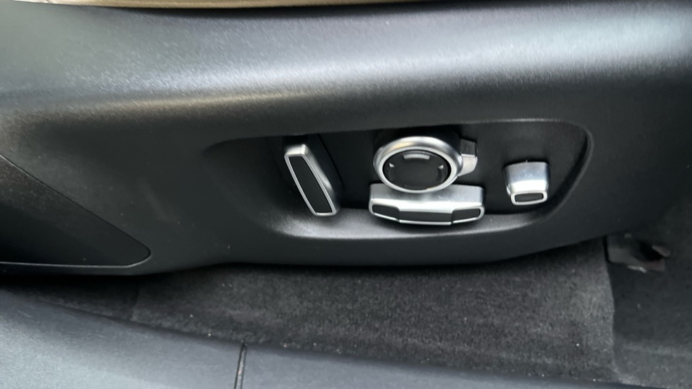 Used Land Rover Range Rover Velar 2021 for sale - 76907966: Photo 60