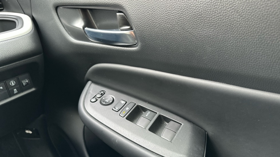 Used Honda Jazz 2023 for sale - 76466465: Photo 25