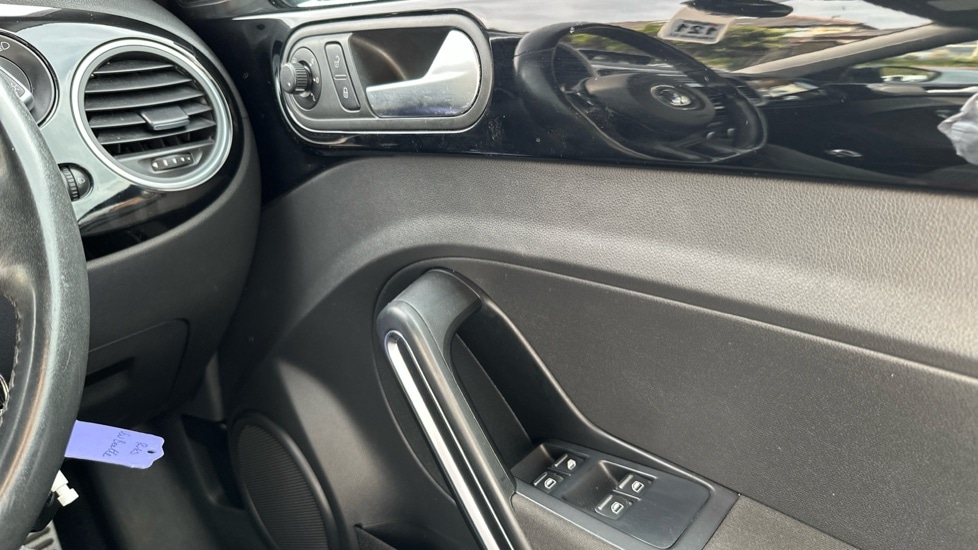 Used Volkswagen Beetle 2014 for sale - 76098009: Photo 24