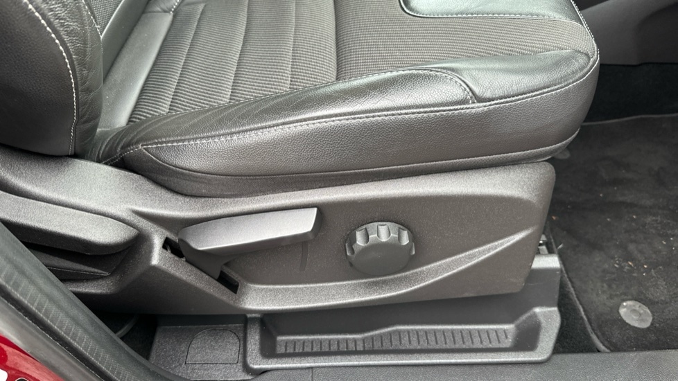 Used Ford Kuga 2015 for sale - 76544612: Photo 31