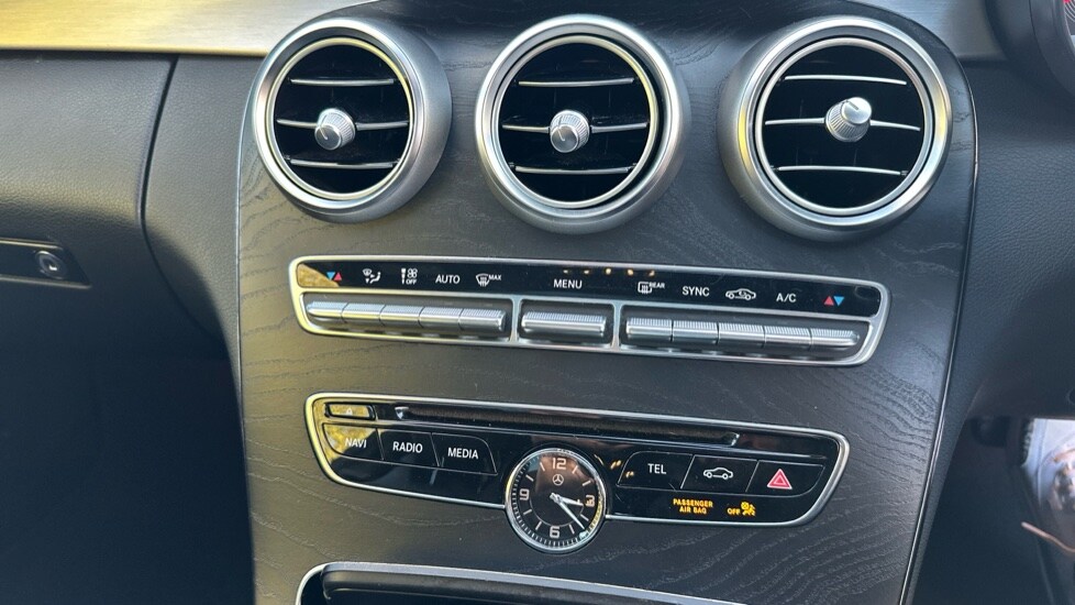 Used Mercedes-Benz C Class 2018 for sale - 76249907: Photo 31