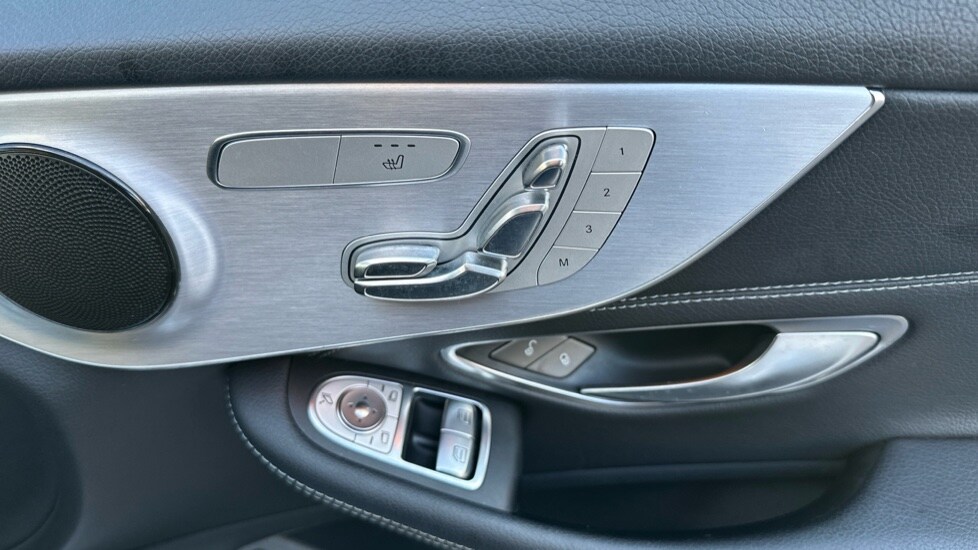 Used Mercedes-Benz C Class 2018 for sale - 76249907: Photo 32