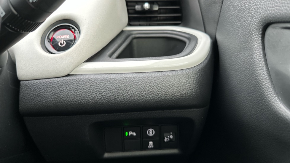 Used Honda Jazz 2023 for sale - 77031431: Photo 37