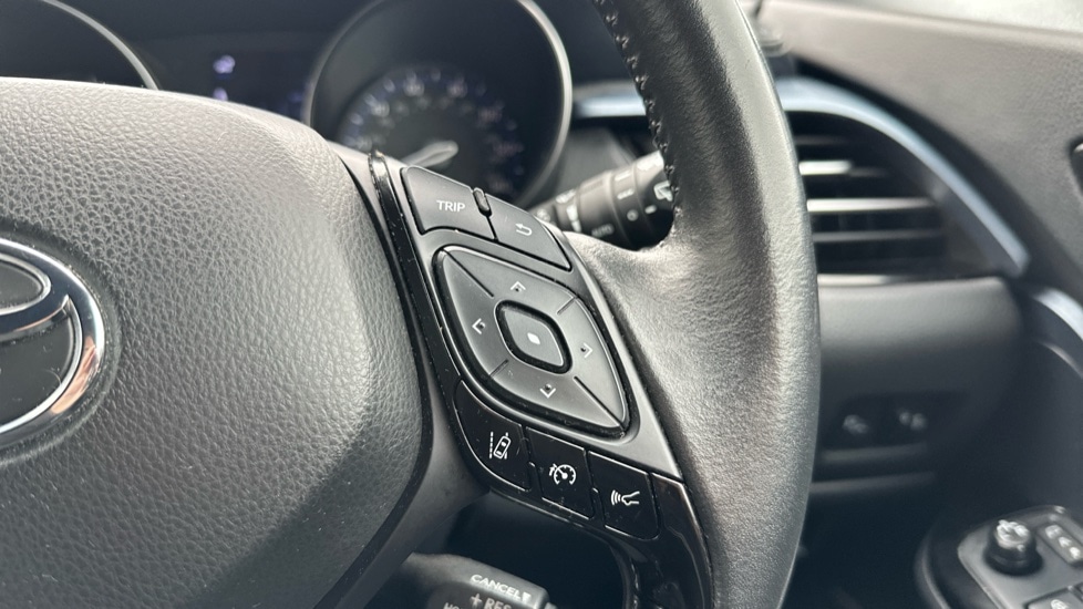 Used Toyota C-HR 2020 for sale - 76116941: Photo 24