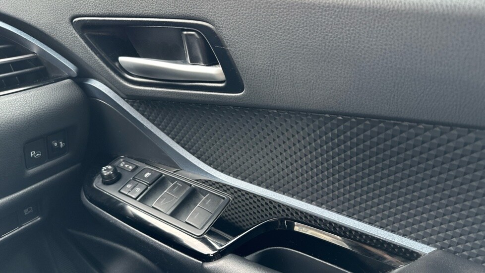 Used Toyota C-HR 2020 for sale - 76116941: Photo 32