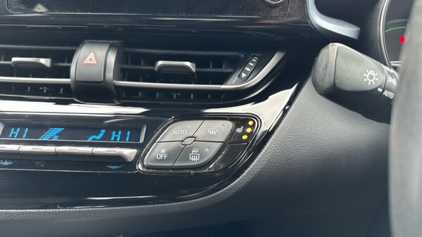 Used Toyota C-HR 2020 for sale - 76116941: Photo 34