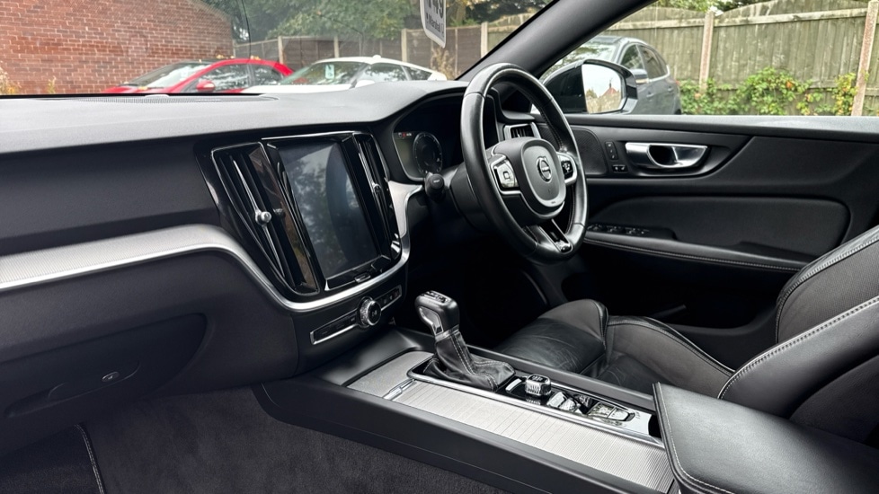 Used Volvo V60 2019 for sale - 76233968: Photo 10