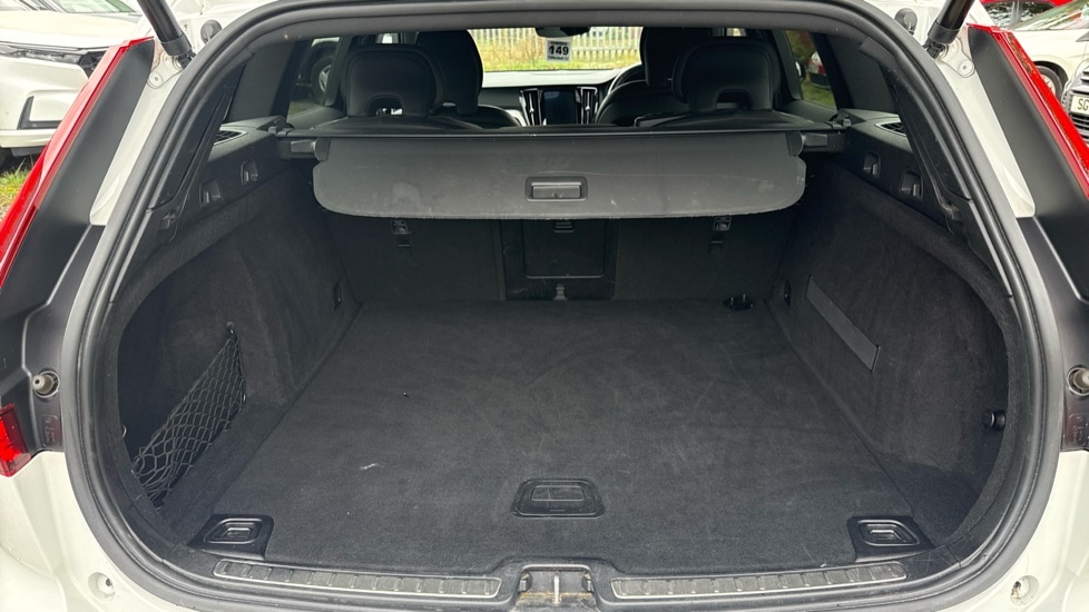 Used Volvo V60 2019 for sale - 76233968: Photo 15
