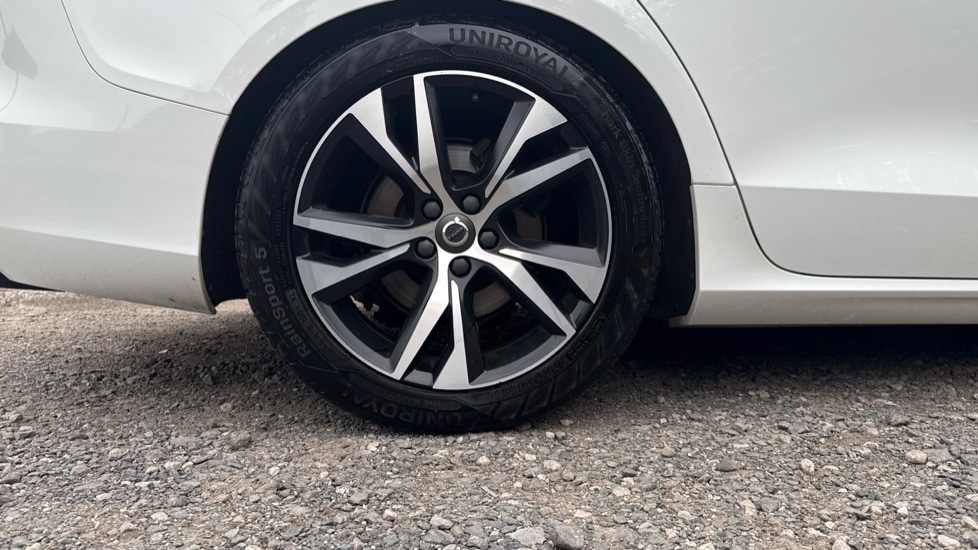 Used Volvo V60 2019 for sale - 76233968: Photo 19