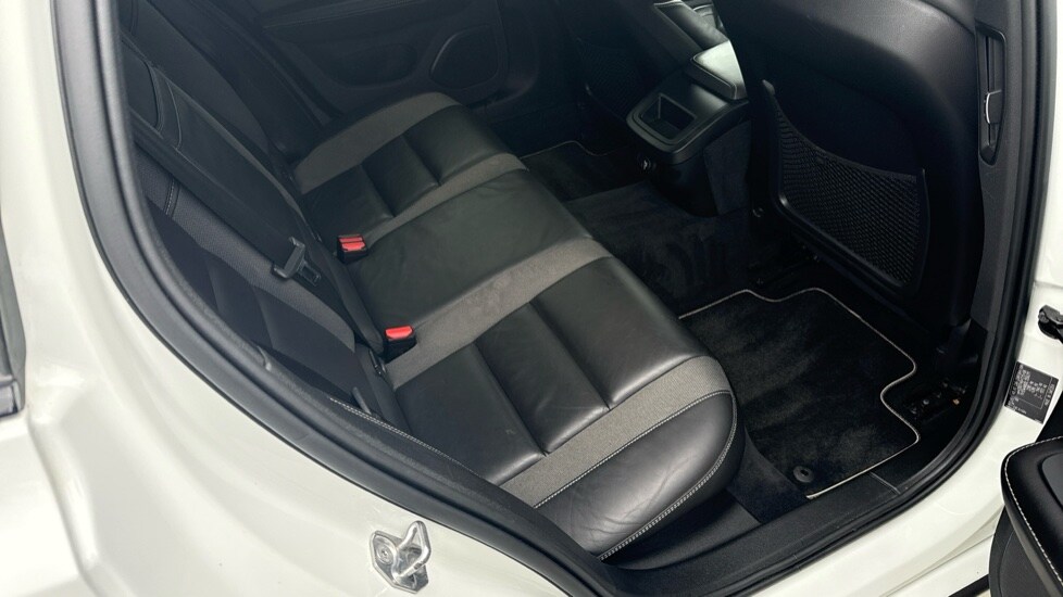 Used Volvo V60 2019 for sale - 76233968: Photo 28